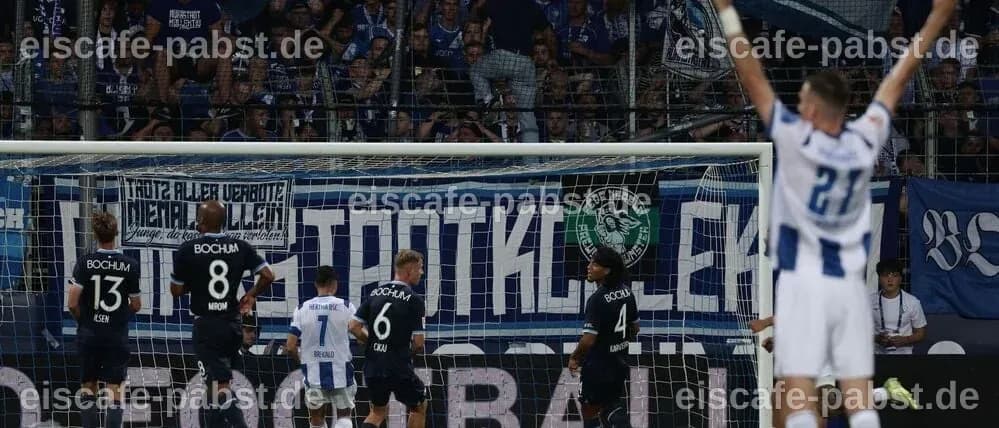 Hertha BSC startet mit Sieg in Bochum – Unterbrechung durch Fanbanner