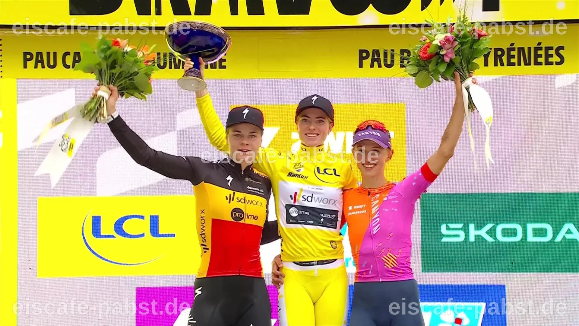 Demi Vollering sichert sich erneut den Titel bei der Tour de France Femmes – Antonia Niedermaier begeistert als bestes Nachwuchstalent