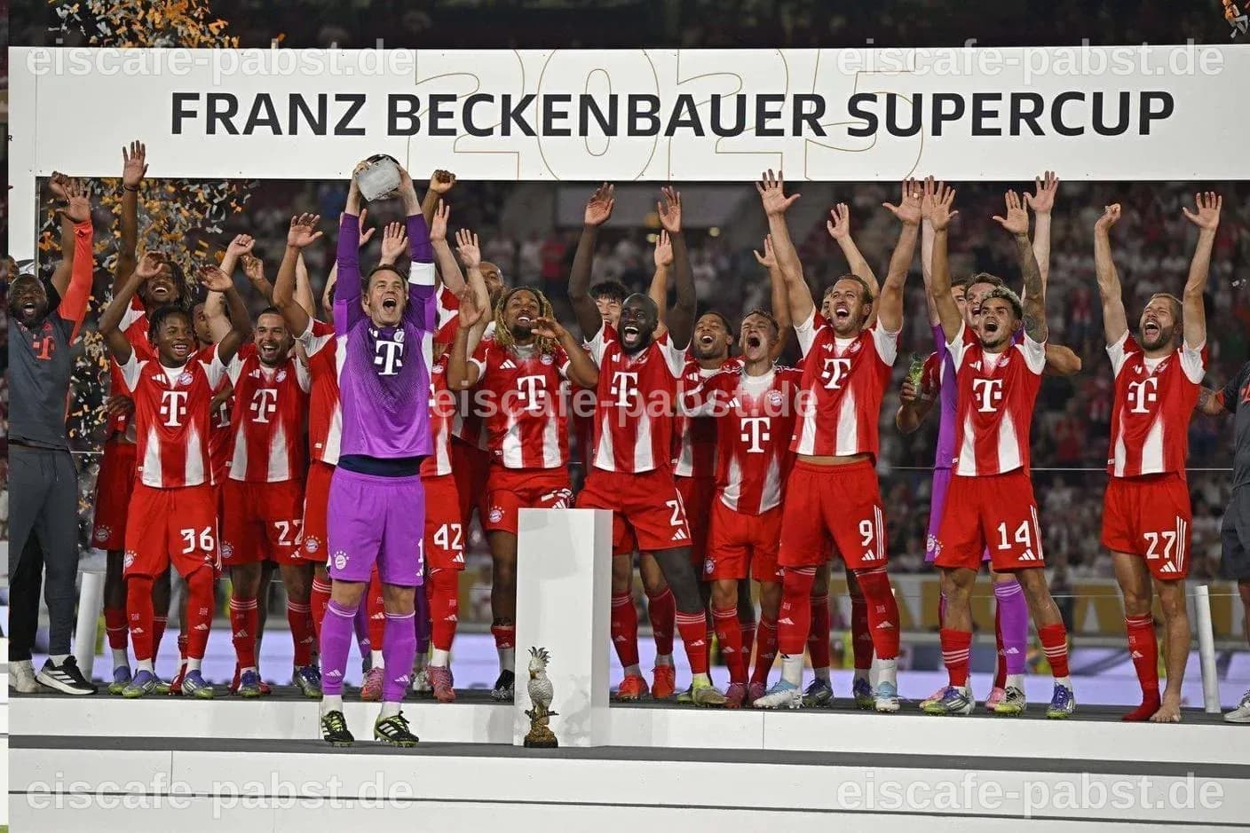 Triumph im Supercup - FC Bayern gewinnt ersten Titel gegen Borussia Dortmund - sportschau.de