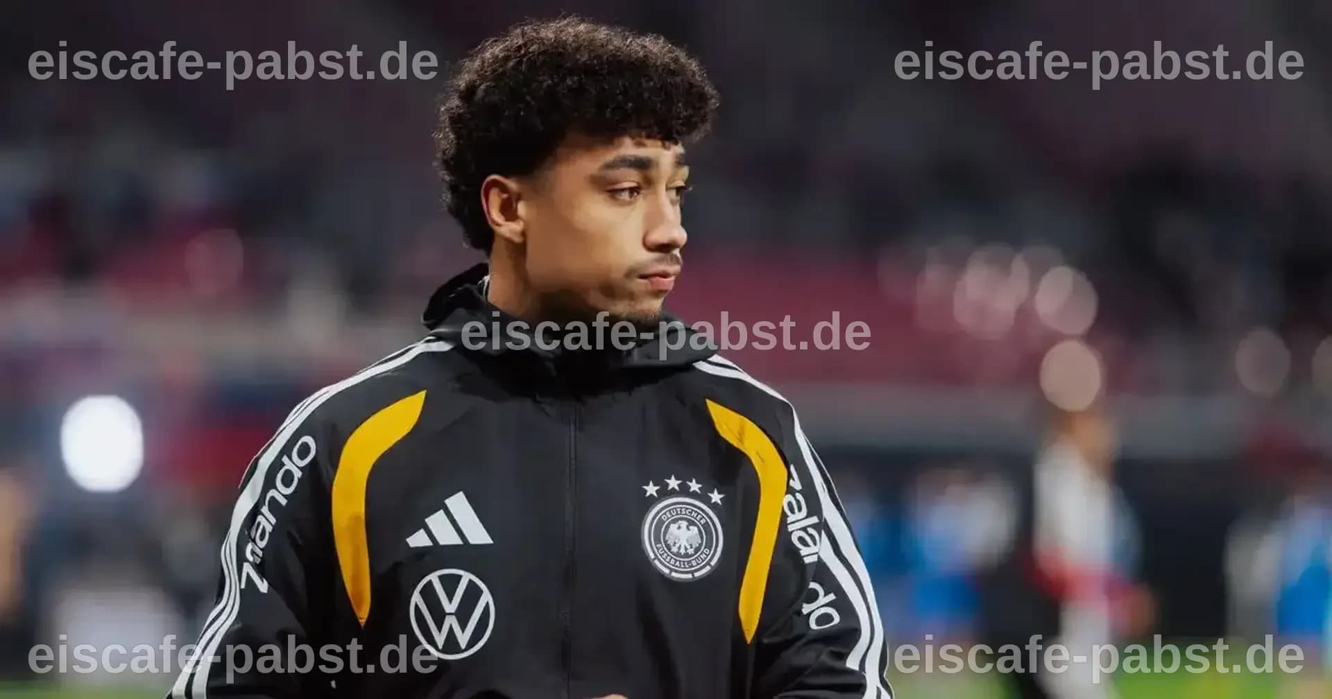 Nathaniel Brown überzeugt als Zehner: Kimmich vergleicht Bayern-Neuzugang mit Guerreiro - Sky.de