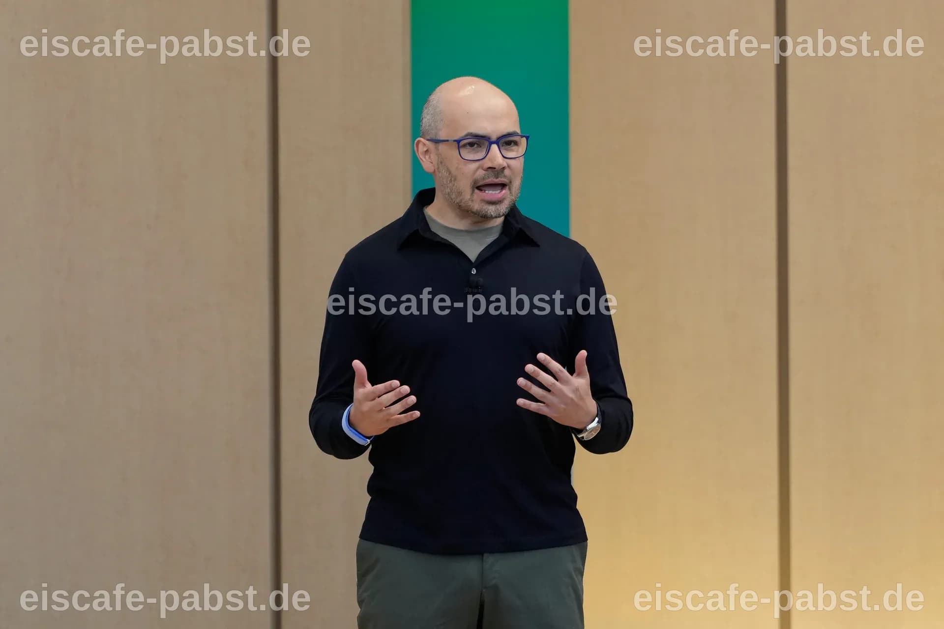 Aktien von Google fallen nach Führungswechsel bei DeepMind