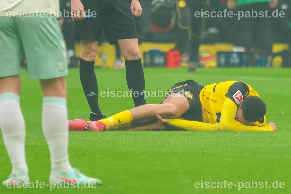 BVB-Schock um Giannis Konstantelias: Dortmund-Star verletzt am Knie ausgewechselt - Sky.de